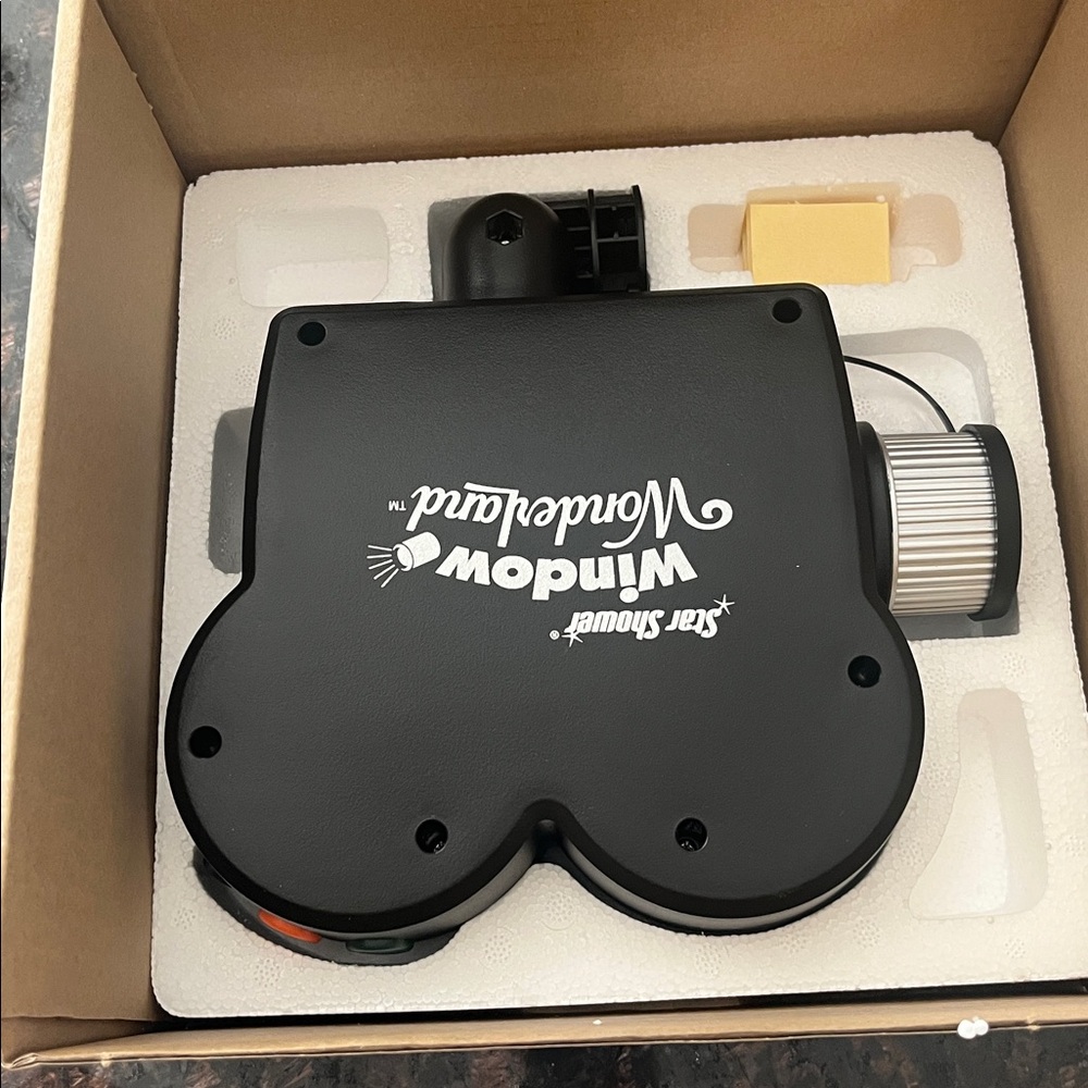 Star Shower Window Wonderland Projector NWT Box - Picture 3 of 11